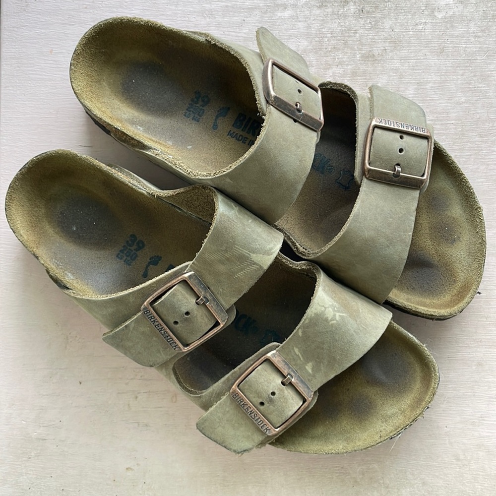 Birkenstock Arizona Birkibuck Hardly Worn Size 39 Medium/ Narrow